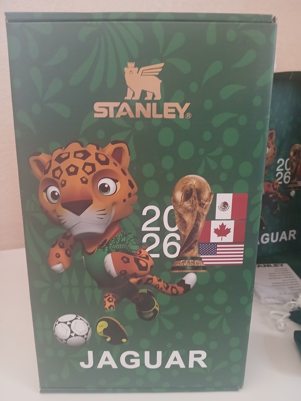 Stanley Mexico Green and Gold Jaguar World Cup Tumbler with Straw - Picture 3 of 4
